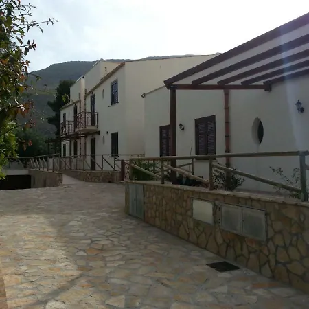 Appartamenti Karma Vacanze Castelluzzo Exterior photo
